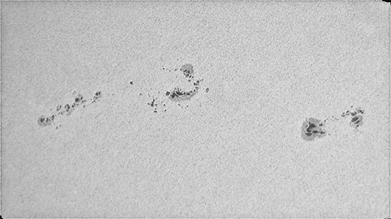 ◎ 圖二:太陽表面出現D;E;F 型黑子。