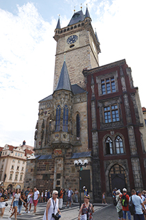 通往新城區的橋塔