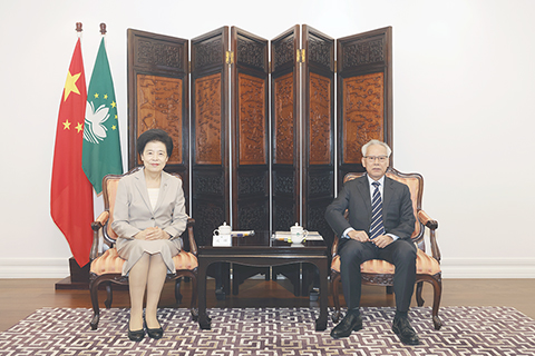 ◎ 行政長官岑浩輝與全國政協副主席咸輝會面。