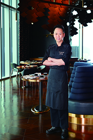 ◎ 澳門新濠影滙W酒店任命鄭國雄師傅擔任中餐行政總廚,他將憑藉於多間米芝蓮星級餐廳的豐富經驗,為嬅揭開嶄新篇章。