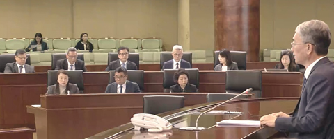 ◎ 經濟財政司司長戴建業回應時稱,無法預計明年GDP,但期望正增長。