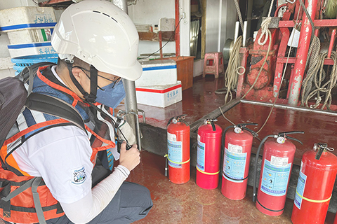 ◎ 檢視消防設備的數量、規格和有效期等。