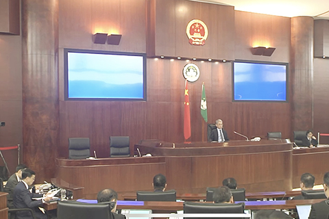 ◎ 立法會昨日完成辯論政府明年所有範疇的施政方針,立法會主席張永春感謝各工作人員、議員、傳媒等。