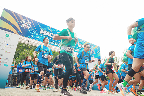 ◎ 參加者起跑場面。