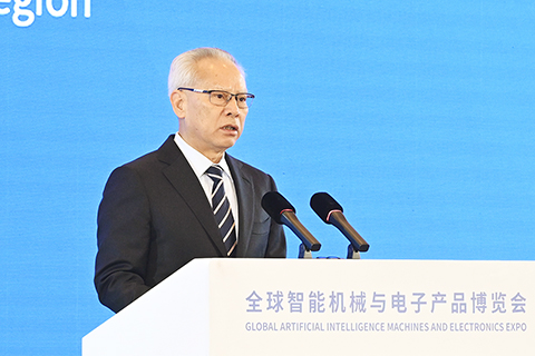 ◎ 行政長官岑浩輝昨日在二0二五全球智能機械與電子產品博覽會(AIE)開幕式上致辭。