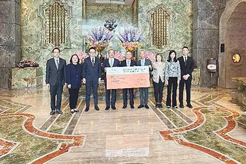 ◎ 美高梅向同善堂捐七十萬元。