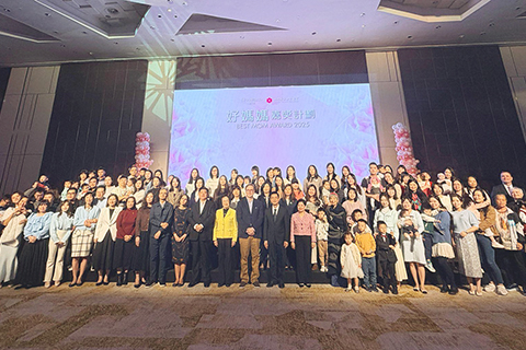 ◎ 新濠博亞頒獎第六屆「好媽媽」獎項。