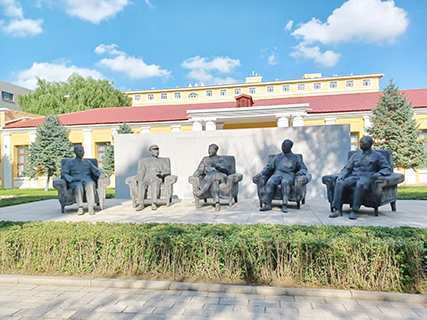 哈軍工紀念館的國家領導人雕像