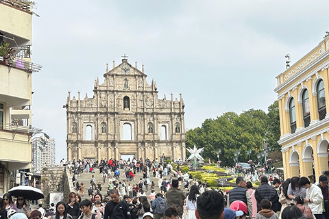 ◎ 除夕活動吸引旅客來澳。