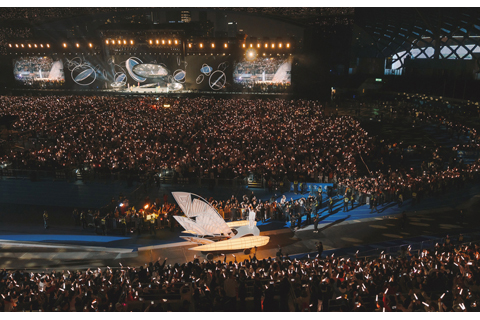 ◎ 巡演深圳,林憶蓮演唱會盛況空前。