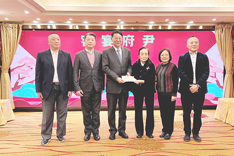 ◎ 教業中學設「尹君樂獎學金」。