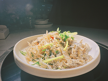 ◎ 魚皮爽口美味。