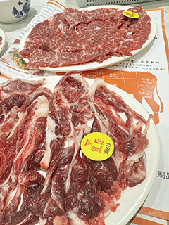 ◎ 鮮切牛肉看來亦開胃。