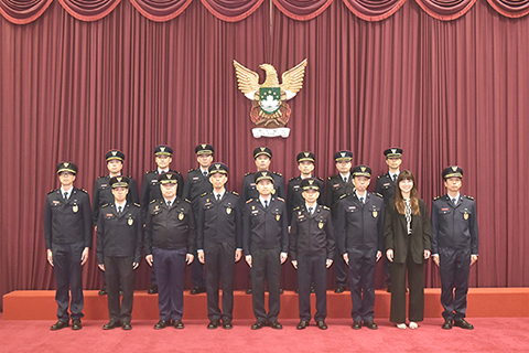 ◎ 消防局領導層以及各部門主管與新晉升的副消防區長合照。