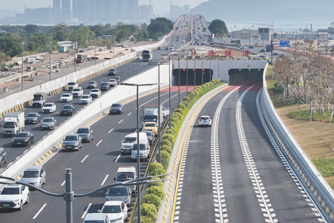 ◎ 珠海隧道正式通車。