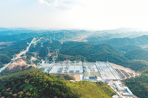 ◎ 圖為近日投入運行的廣東肇慶五百千伏柑鄉輸變電工程,優化了大灣區外環電網輸送佈局。(資料圖,廣東電網公司供圖)