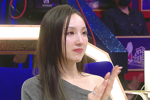 ◎ 評判海兒哭了。