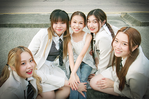 ◎ 全新跳唱單曲MV《Starlight》上線。