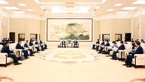 ◎ 行政長官岑浩輝與廣東省委書記黃坤明,省委副書記、省長孟凡利會面。