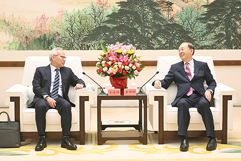 ◎ 行政長官岑浩輝與廣東省委書記黃坤明在廣州會面。