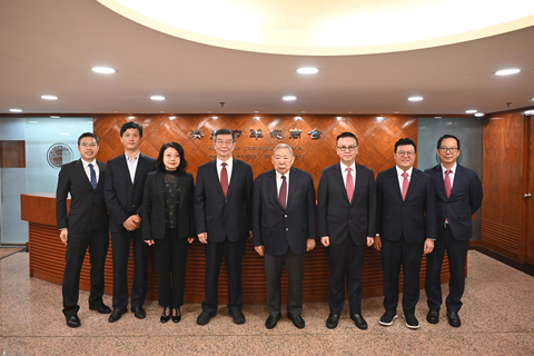 ◎ 崔世昌等與黃寧生等合照。