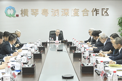 ◎ 橫琴粵澳深度合作區管理委員會主任、行政長官岑浩輝在深合區召開「落實全國『兩會』精神、推進深合區高質量發展」工作會議。